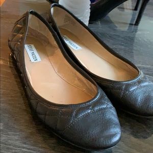 Size 9 Steve Madden flats worn only few times